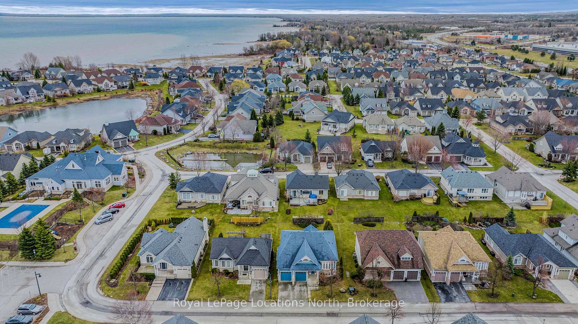 Photo 19 of 21 Marine View Drive, Collingwood — HOMEH