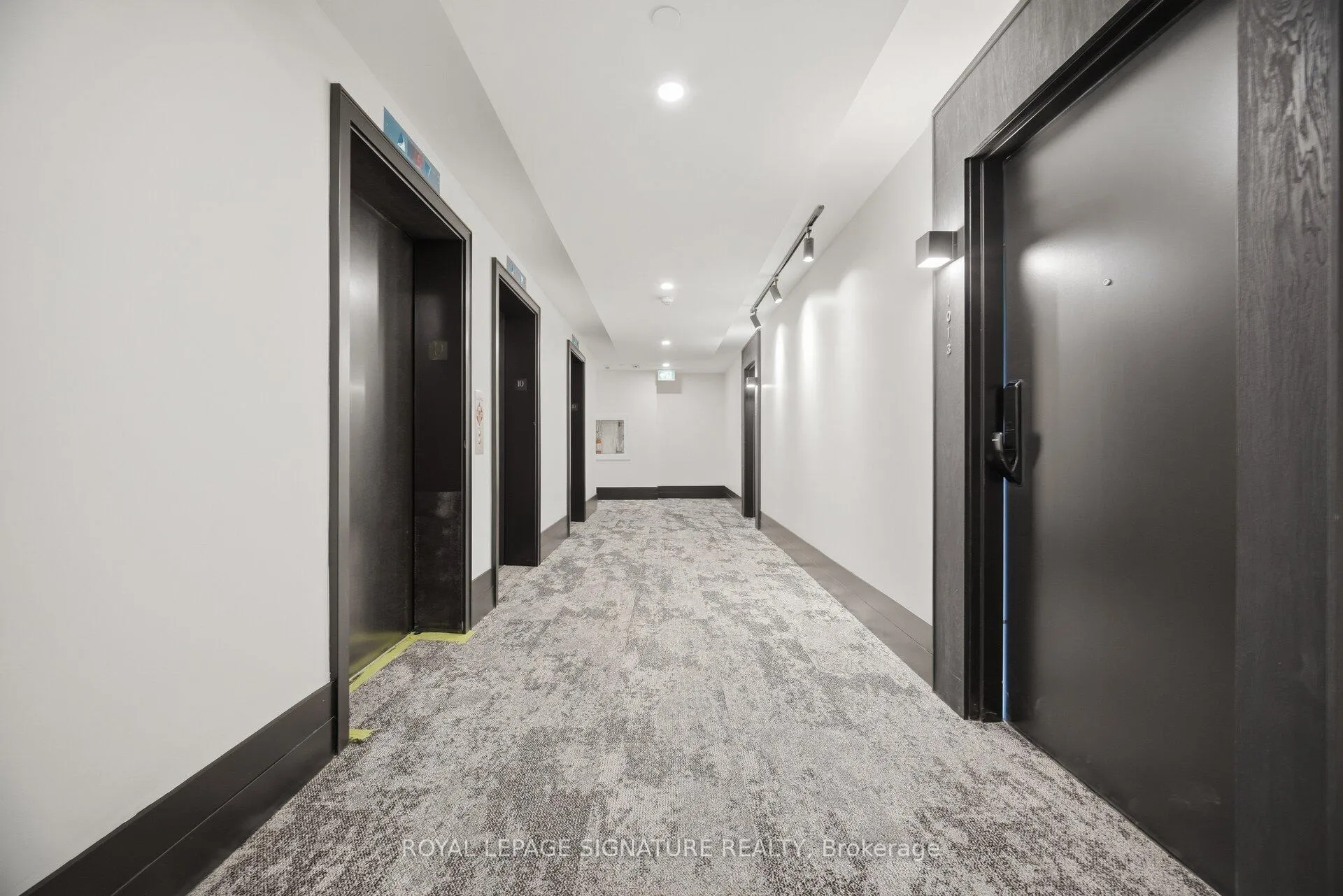 Photo 3 of Unit 1003, 461 Green Road, Hamilton, Lakeshore — HOMEH