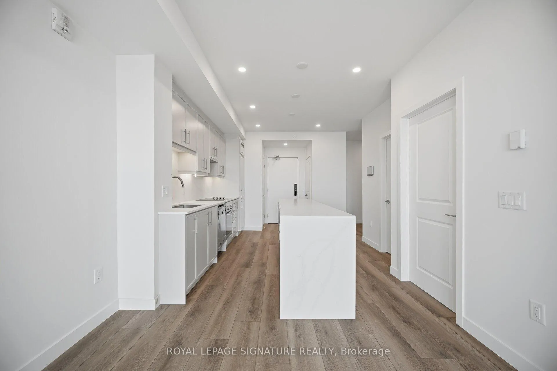 Photo 7 of Unit 1003, 461 Green Road, Hamilton, Lakeshore — HOMEH