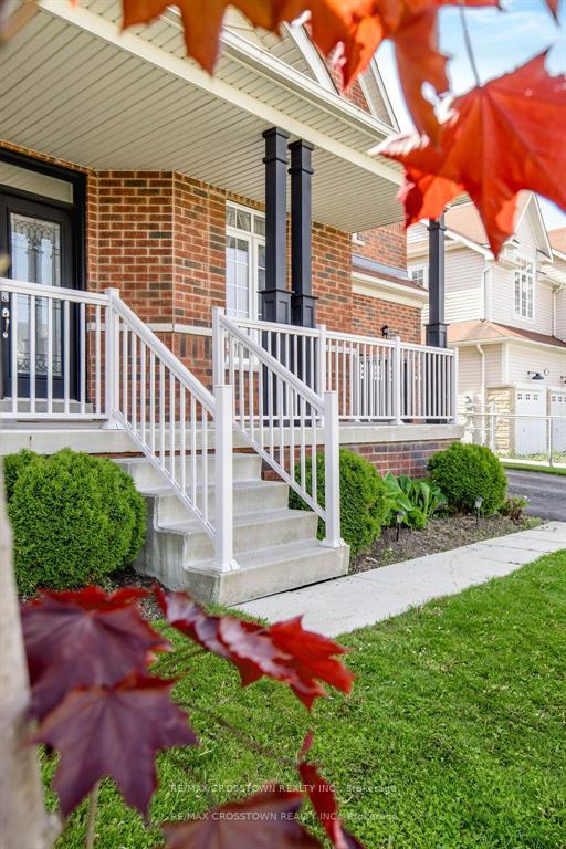Photo 2 of 61 The Queensway, Barrie, Innis-Shore — HOMEH
