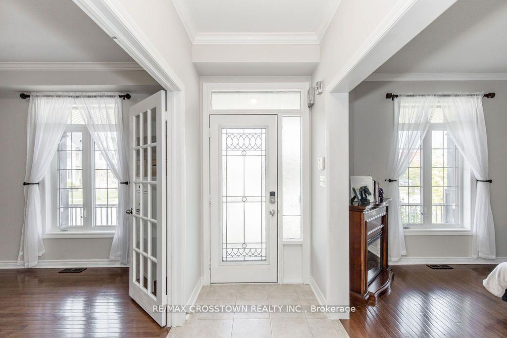 Photo 5 of 61 The Queensway, Barrie, Innis-Shore — HOMEH