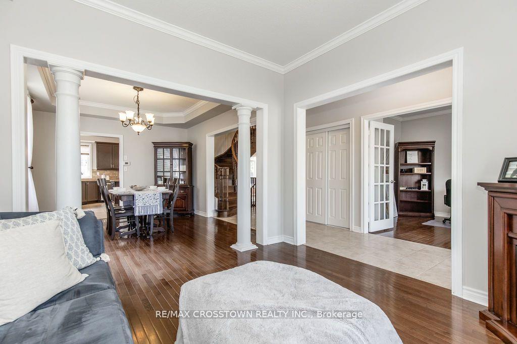 Photo 9 of 61 The Queensway, Barrie, Innis-Shore — HOMEH
