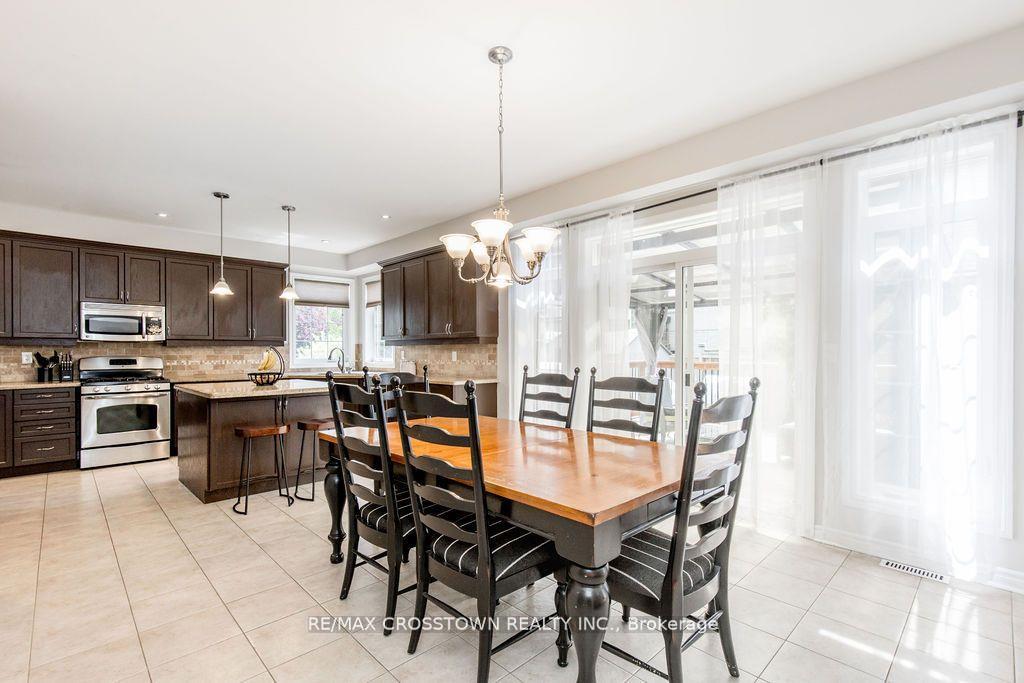 Photo 15 of 61 The Queensway, Barrie, Innis-Shore — HOMEH