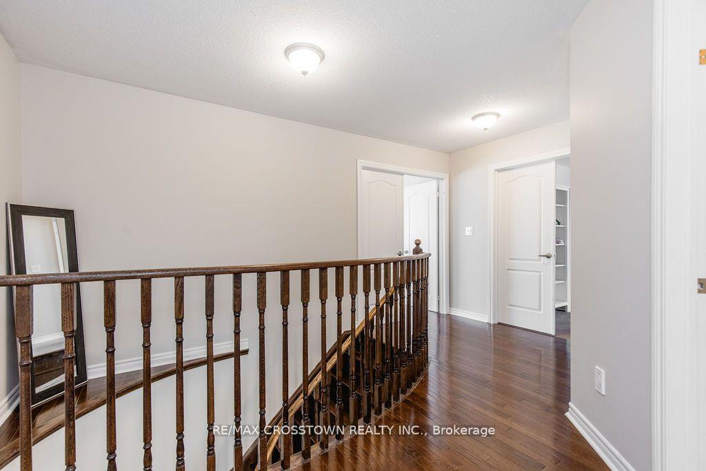 Photo 21 of 61 The Queensway, Barrie, Innis-Shore — HOMEH