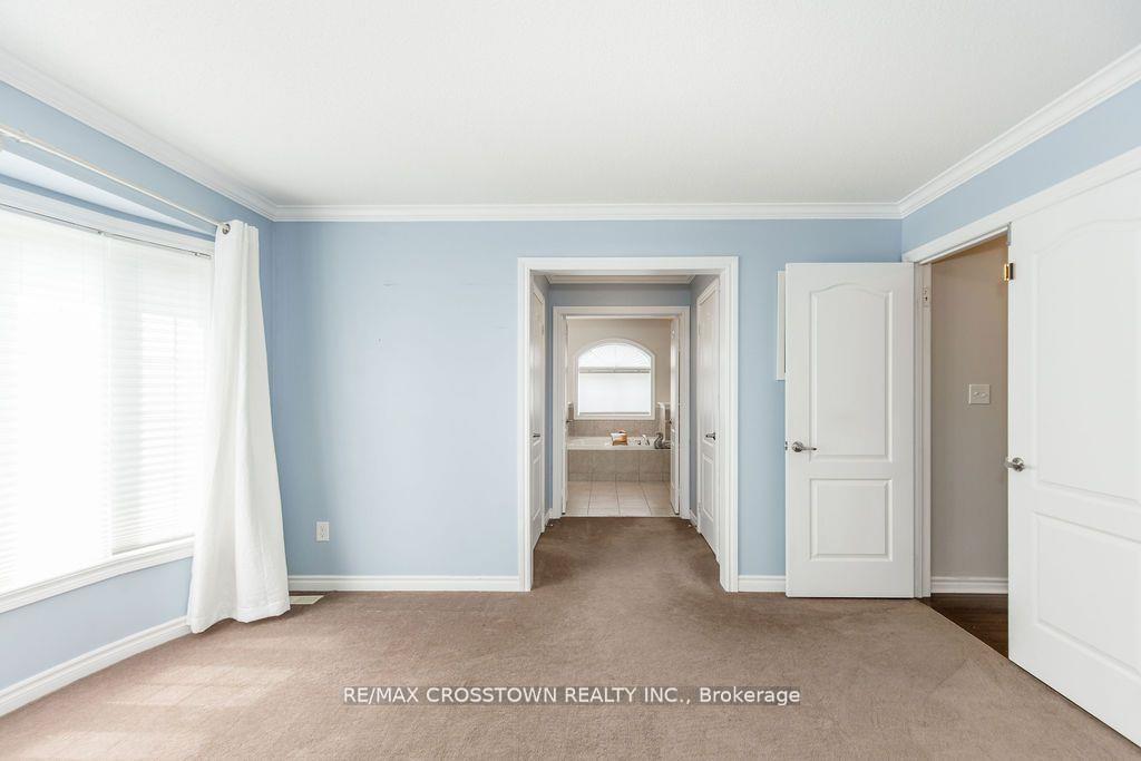 Photo 26 of 61 The Queensway, Barrie, Innis-Shore — HOMEH