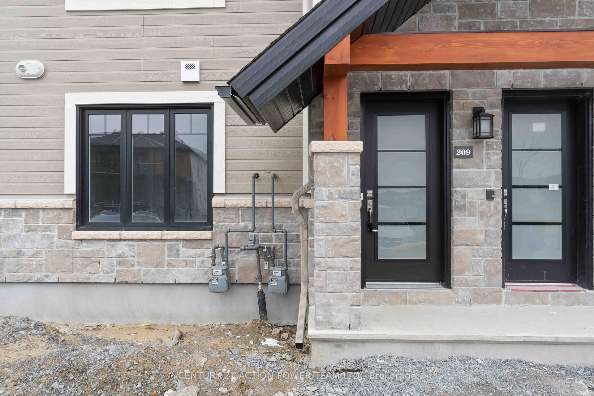 Photo 2 of Unit 209, 83 St Moritz Trail E, Embrun — HOMEH