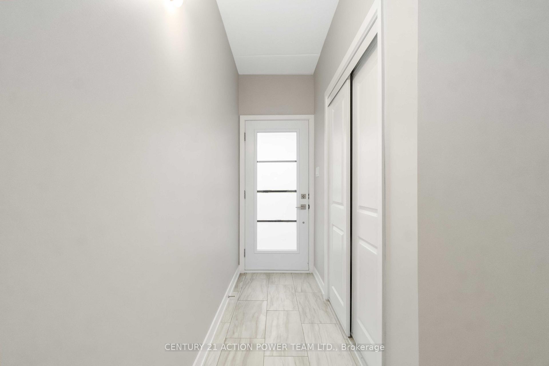 Photo 3 of Unit 209, 83 St Moritz Trail E, Embrun — HOMEH