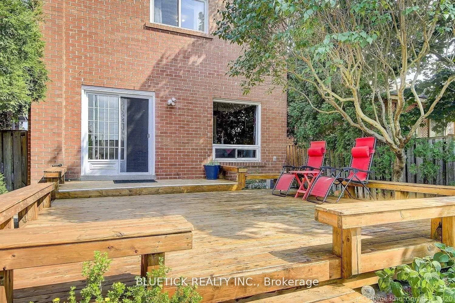 Photo 10 of 192 Simmons Boulevard, Brampton, Madoc — HOMEH