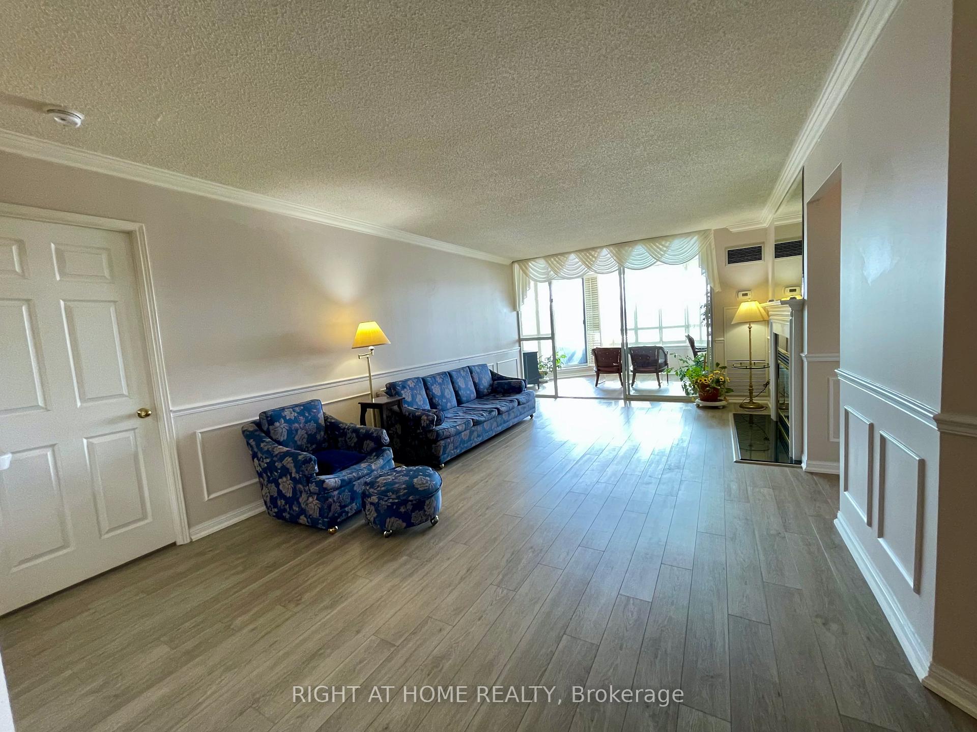 Photo 8 of Unit 206, 610 Bullock Drive, Markham, Markville — HOMEH