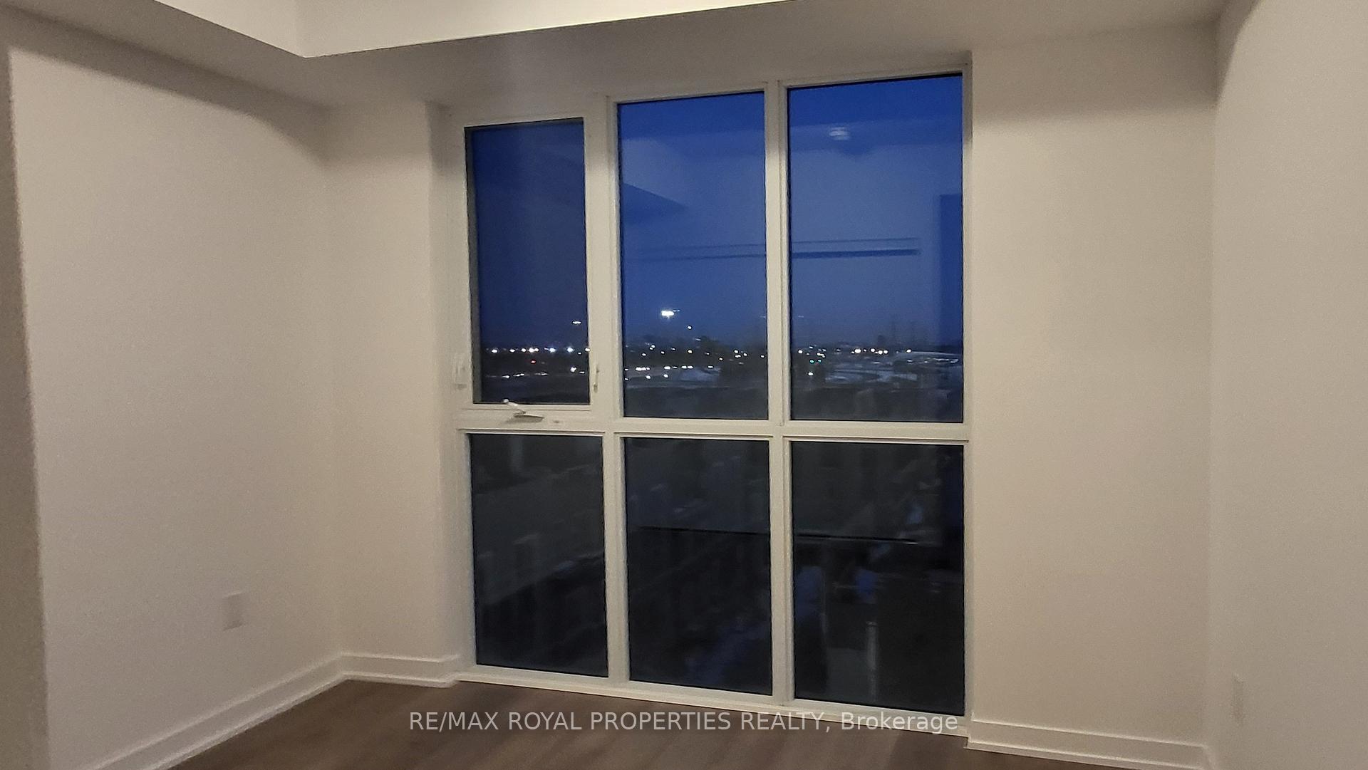 Photo 3 of Unit 606, 38 Honeycrisp Crescent, Vaughan, Vaughan Corporate Centre — HOMEH