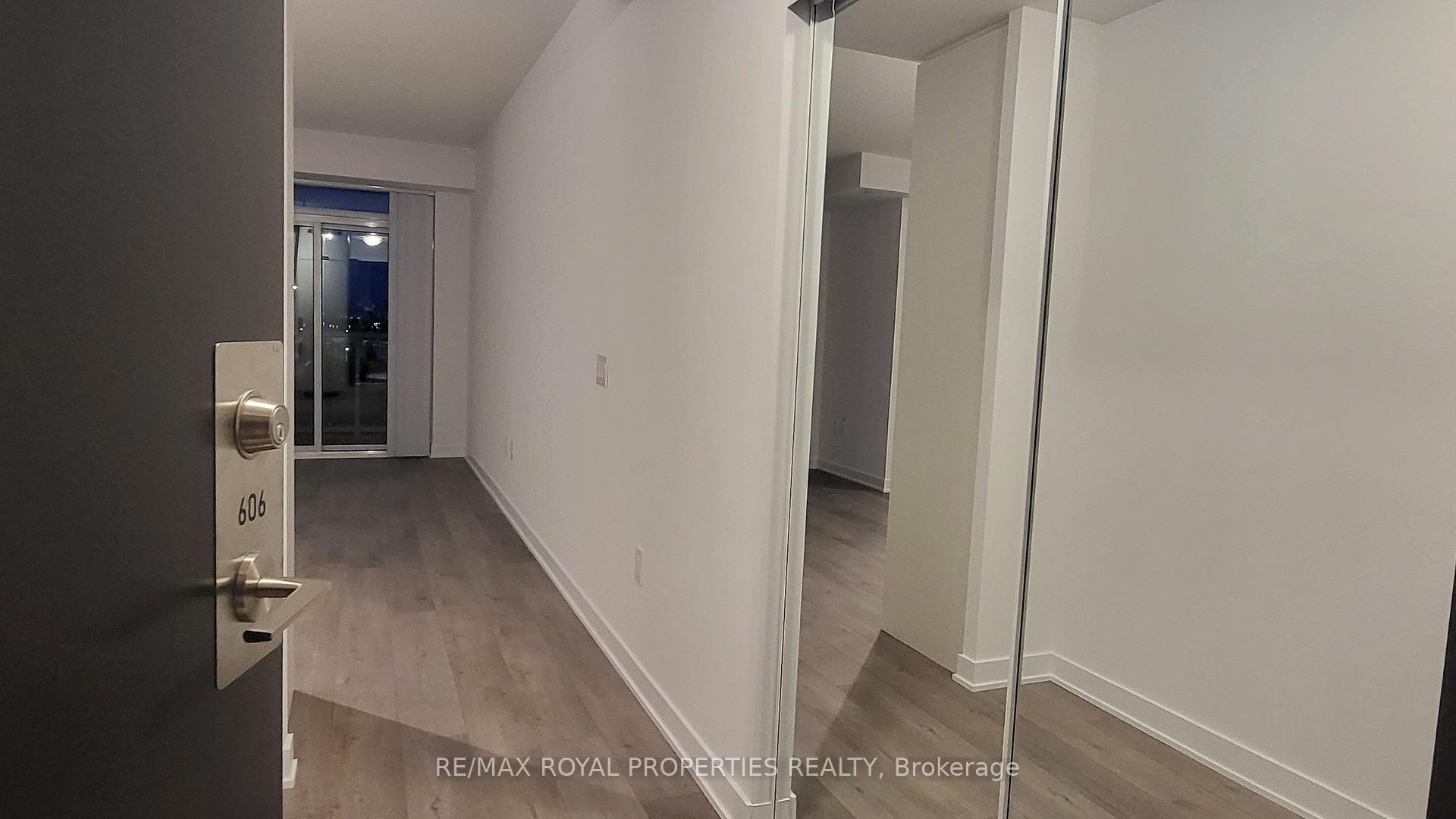 Photo 14 of Unit 606, 38 Honeycrisp Crescent, Vaughan, Vaughan Corporate Centre — HOMEH