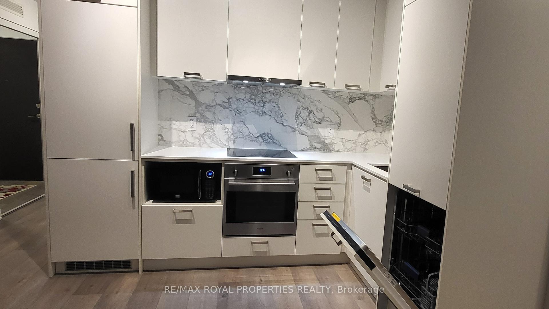 Photo 15 of Unit 606, 38 Honeycrisp Crescent, Vaughan, Vaughan Corporate Centre — HOMEH