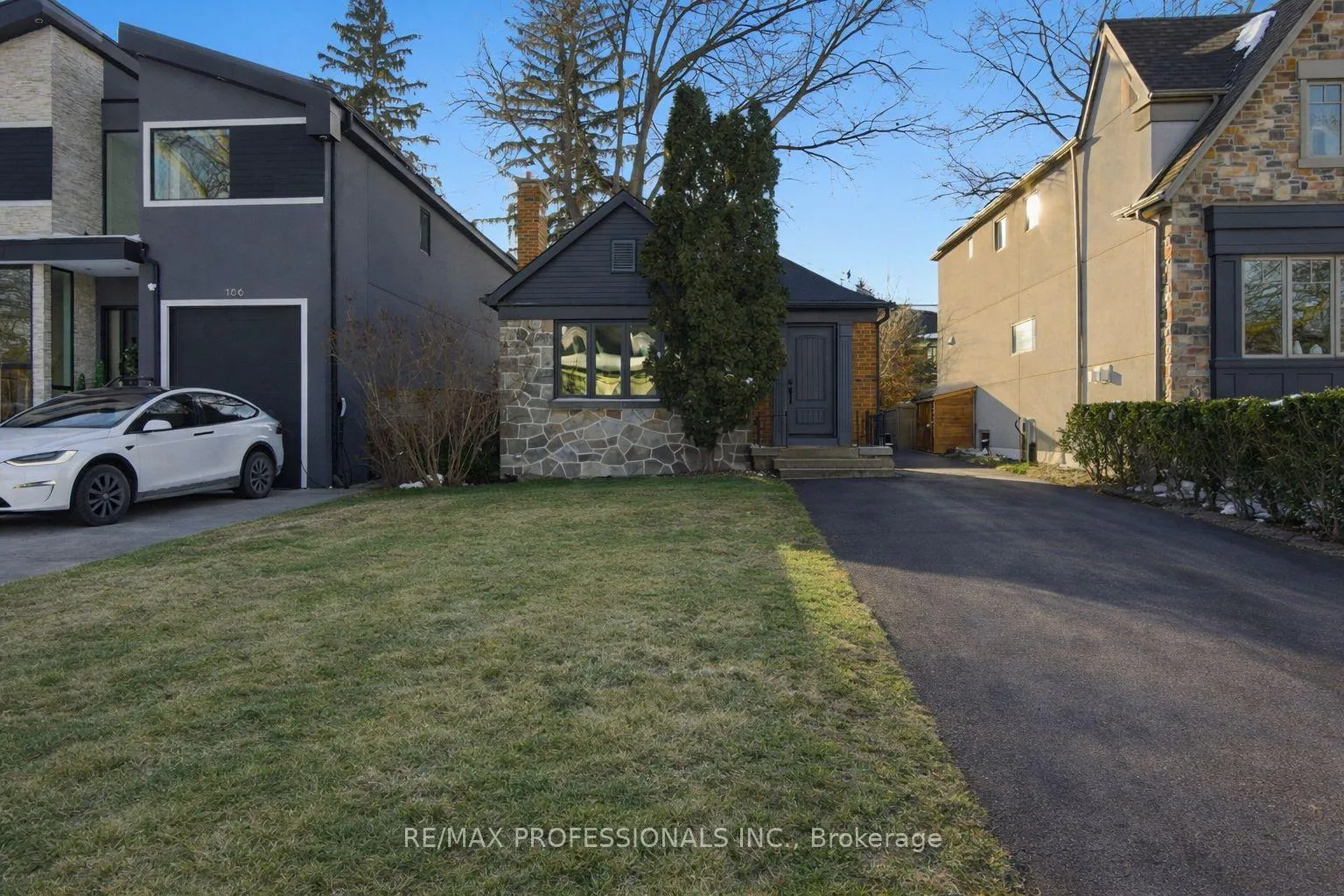 Photo 1 of 168 The Kingsway, Etobicoke, Kingsway South — HOMEH