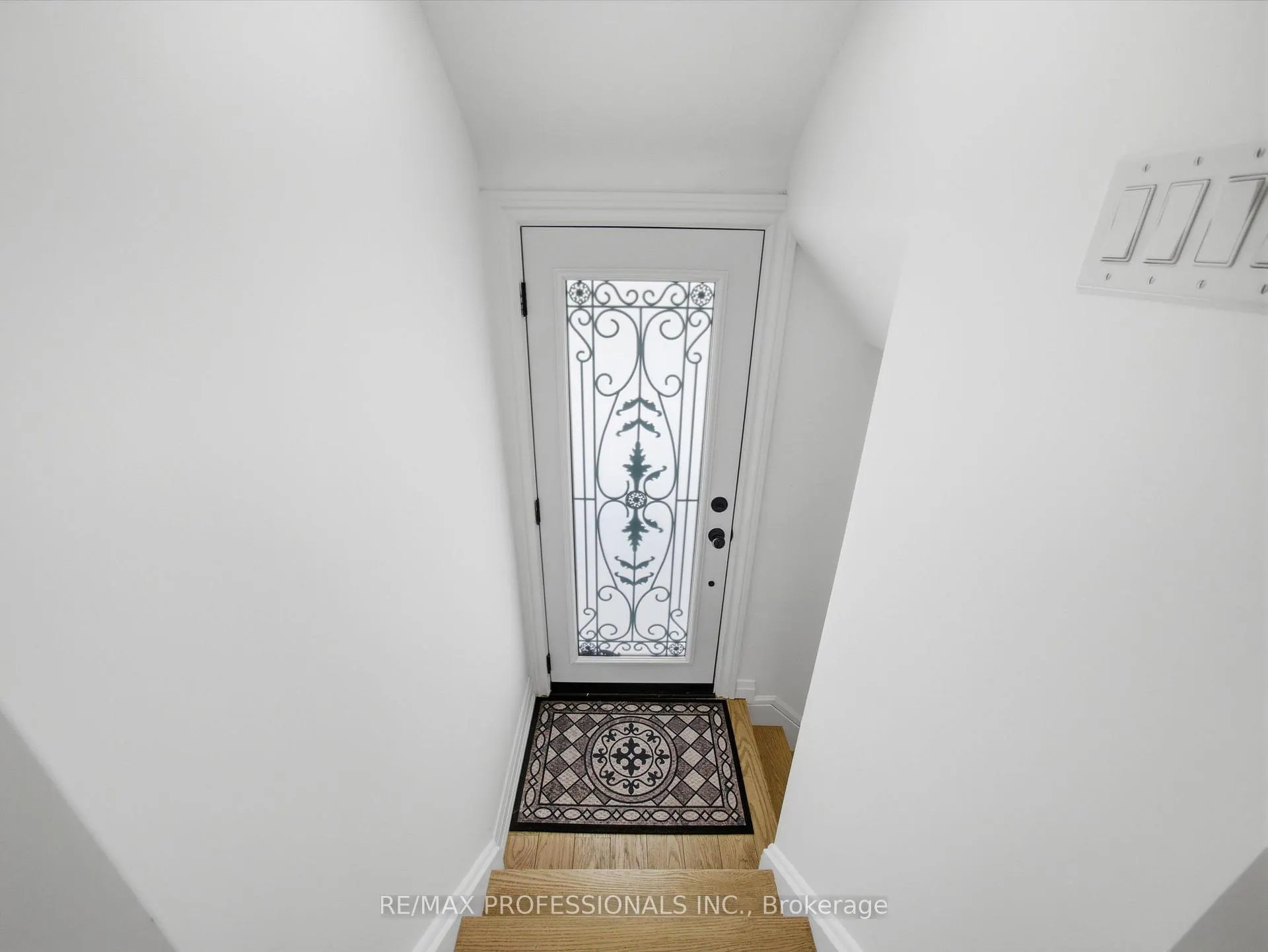 Photo 39 of 168 The Kingsway, Etobicoke, Kingsway South — HOMEH