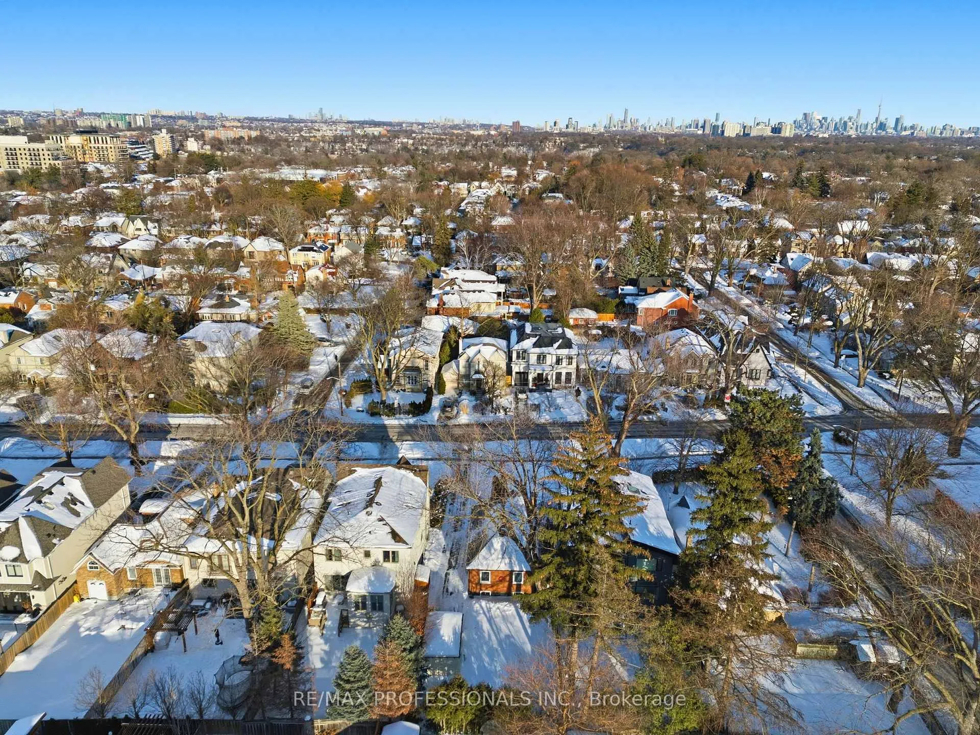 Photo 47 of 168 The Kingsway, Etobicoke, Kingsway South — HOMEH