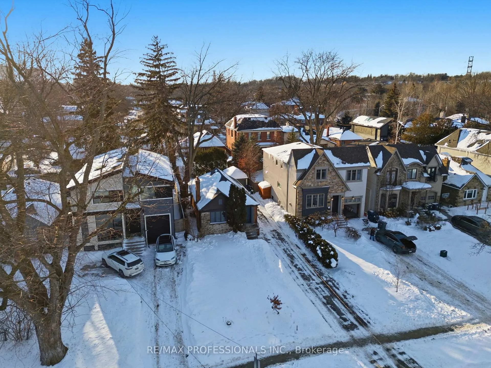 Photo 49 of 168 The Kingsway, Etobicoke, Kingsway South — HOMEH