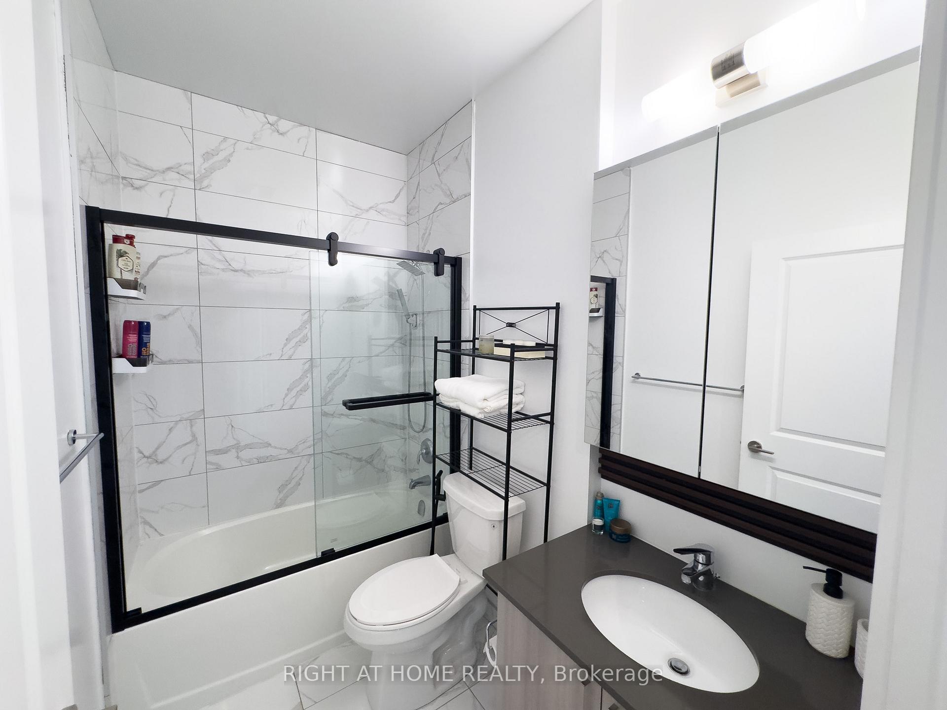 Photo 6 of Unit PH2804, 1455 Celebration Drive, Pickering, Bay Ridges — HOMEH