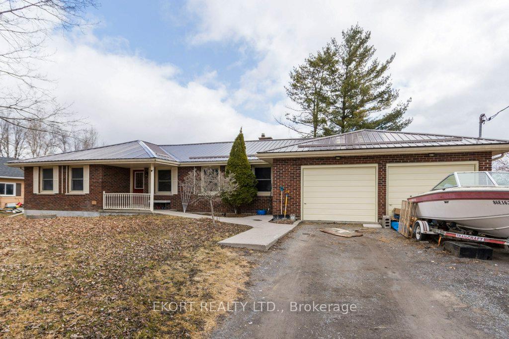 Photo 1 of 618 Ashley Street, Belleville, Thurlow Ward — HOMEH