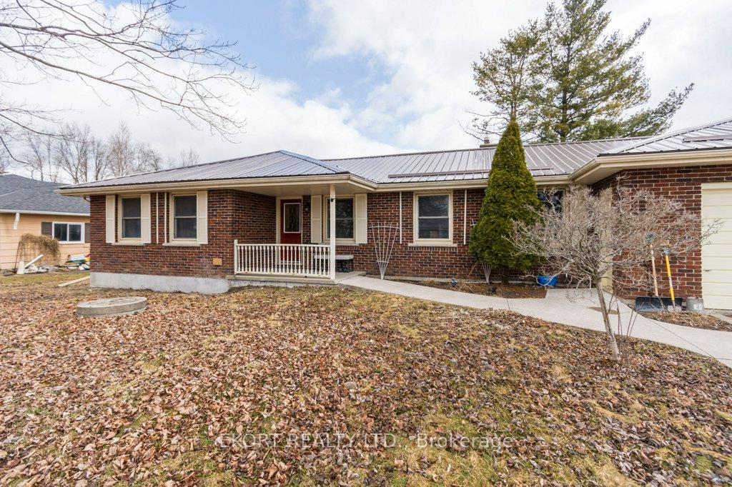 Photo 7 of 618 Ashley Street, Belleville, Thurlow Ward — HOMEH