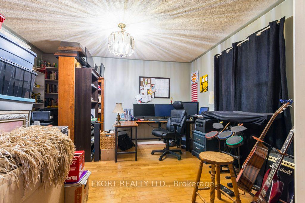Photo 6 of 618 Ashley Street, Belleville, Thurlow Ward — HOMEH