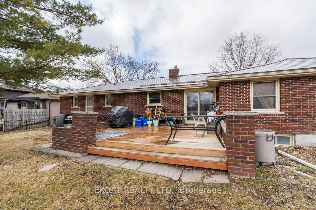 Photo 20 of 618 Ashley Street, Belleville, Thurlow Ward — HOMEH