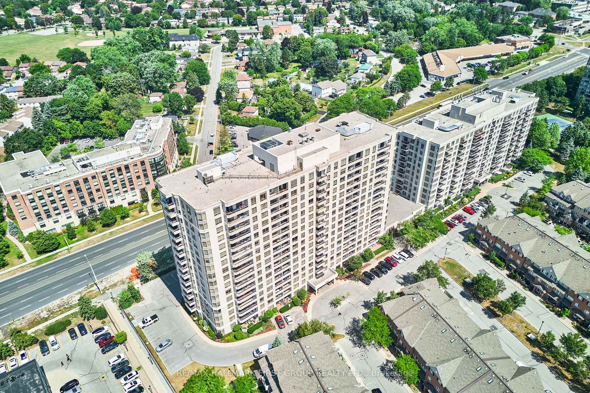 Photo 2 of Unit 1716, 1000 The Esplanade Road N, Pickering, Town Centre — HOMEH