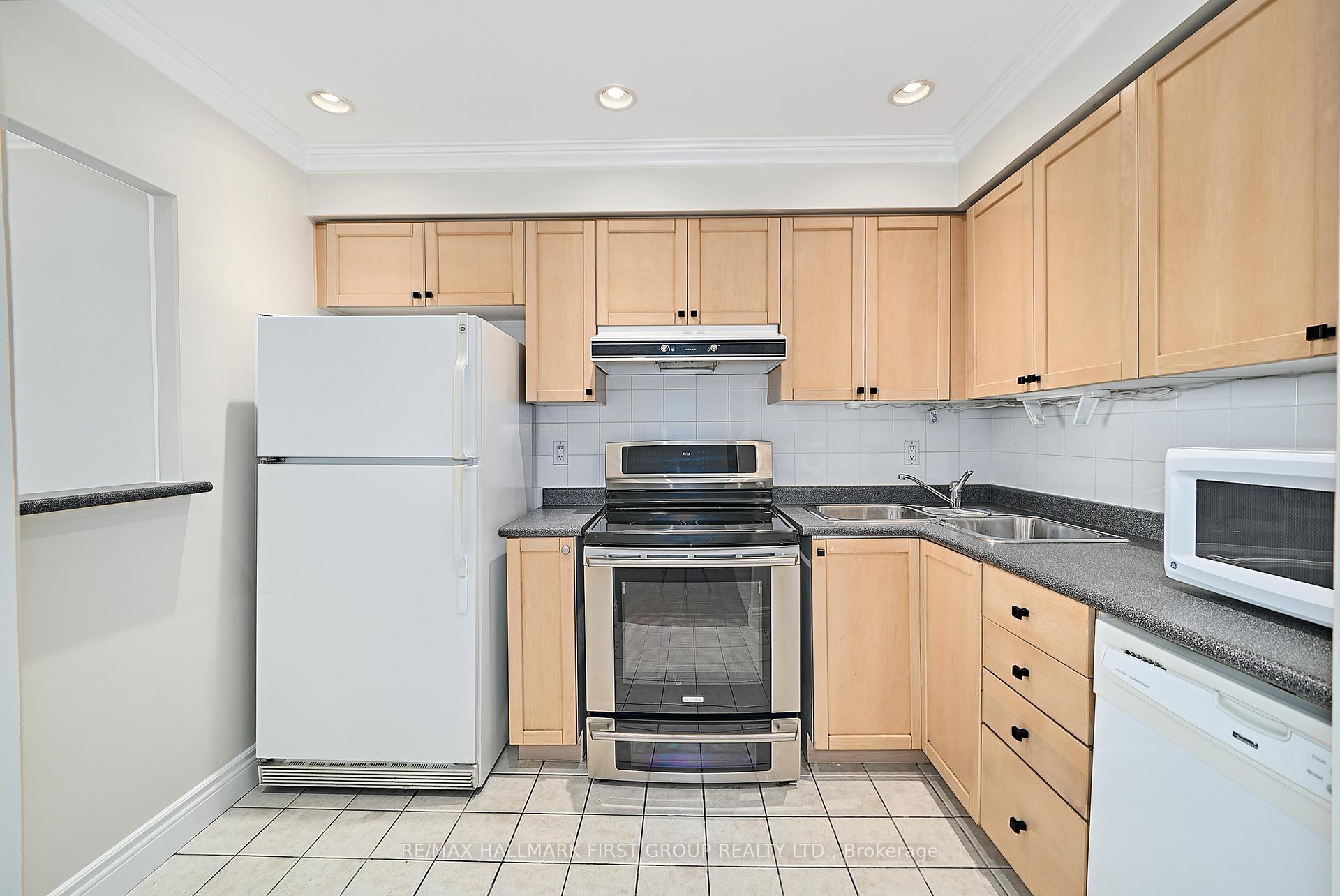 Photo 7 of Unit 1716, 1000 The Esplanade Road N, Pickering, Town Centre — HOMEH
