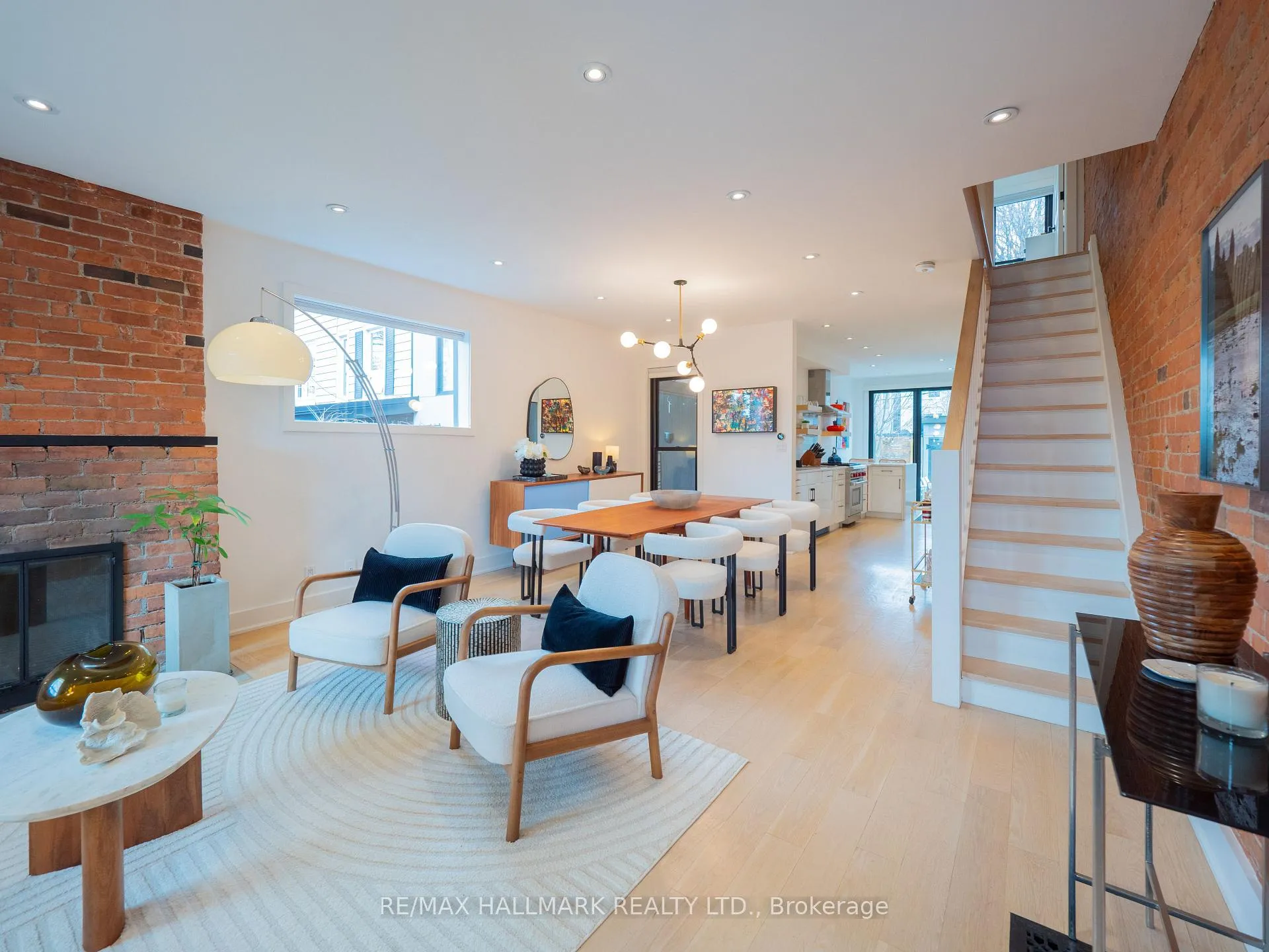 Photo 4 of 192 Withrow Avenue, Toronto, North Riverdale — HOMEH