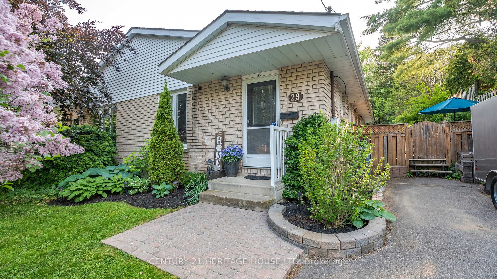 Photo 1 of 29 Amelia Street, Brant, Paris — HOMEH