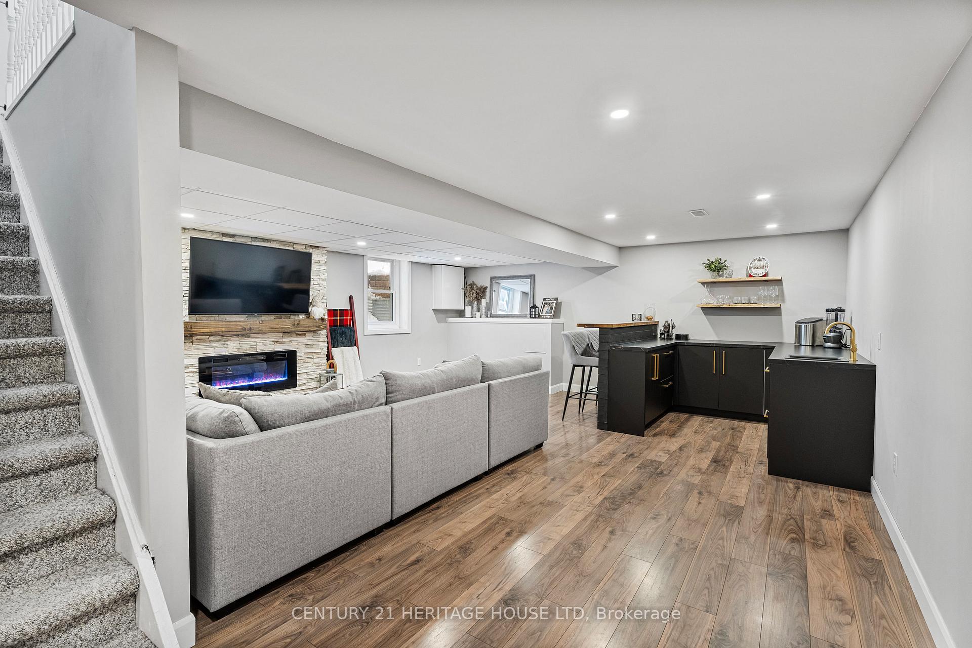 Photo 21 of 29 Amelia Street, Brant, Paris — HOMEH