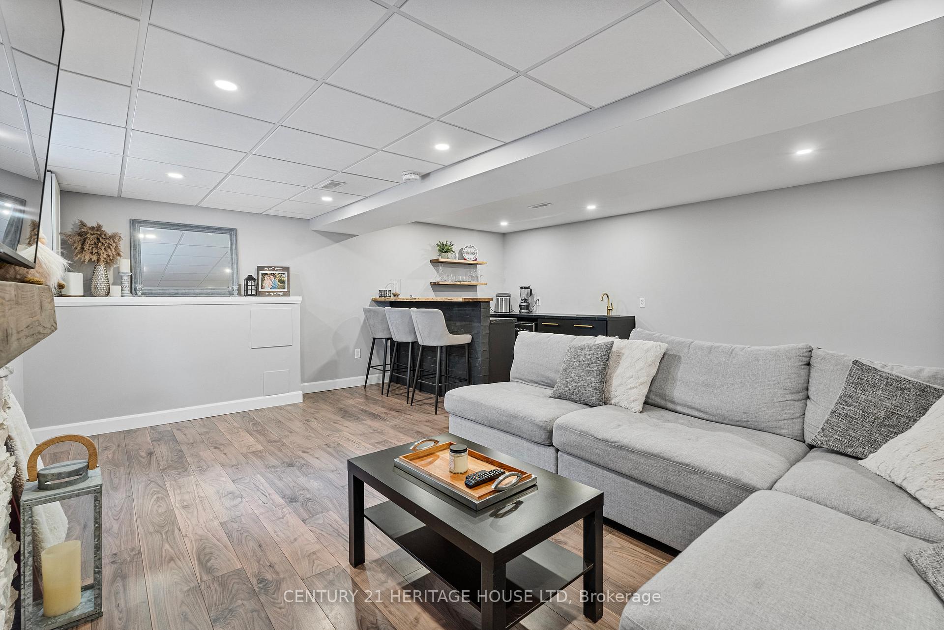 Photo 23 of 29 Amelia Street, Brant, Paris — HOMEH