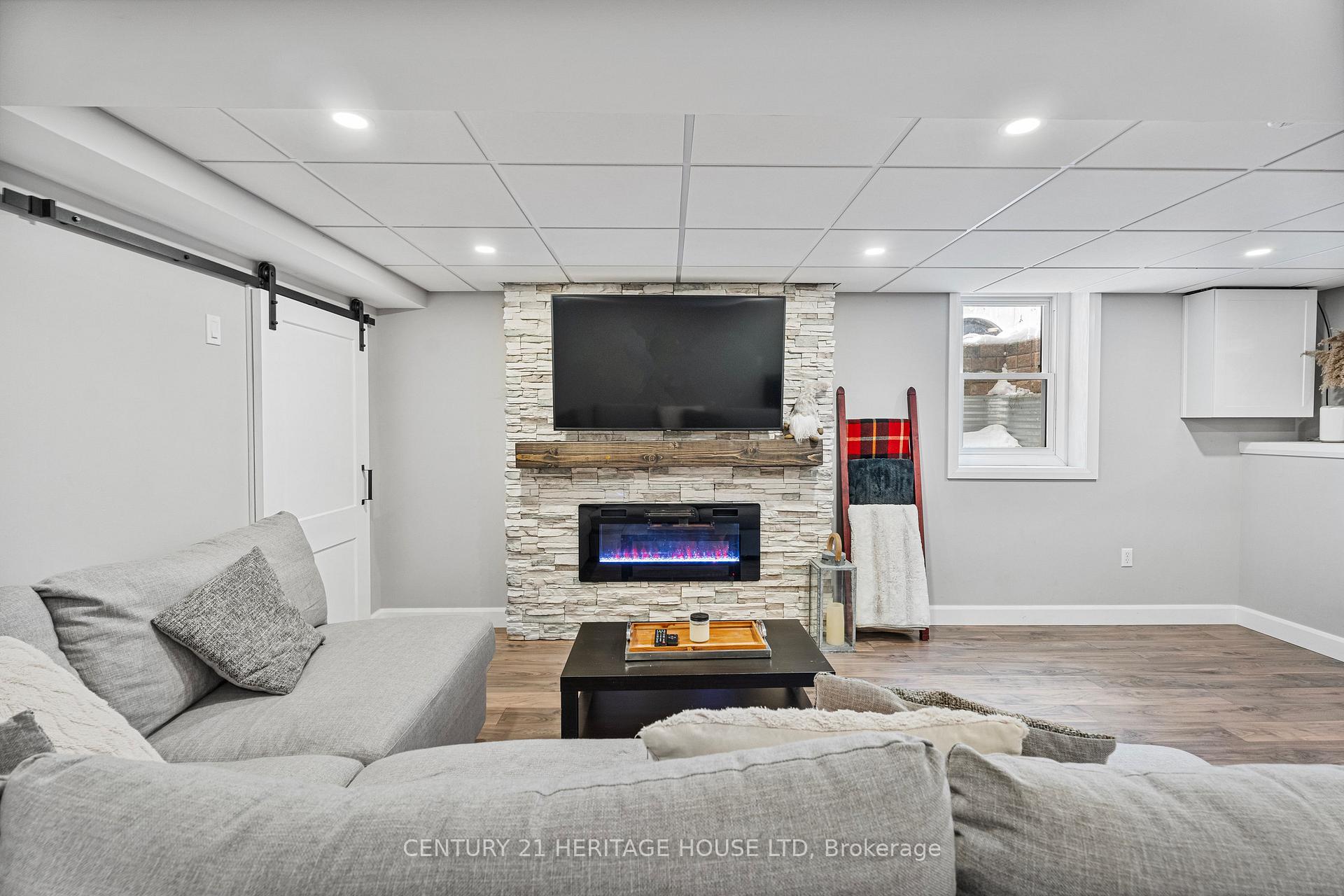 Photo 24 of 29 Amelia Street, Brant, Paris — HOMEH