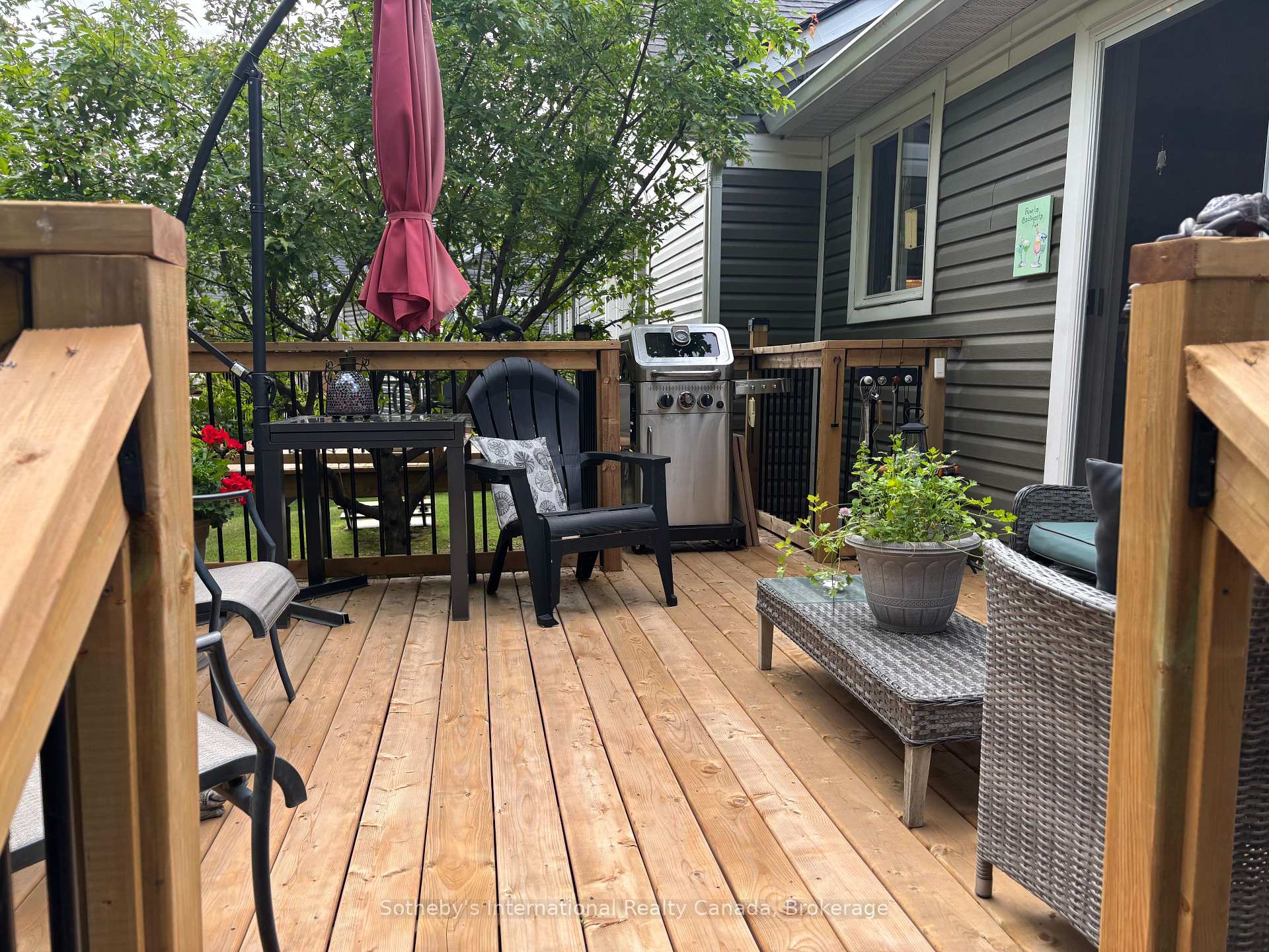 Photo 2 of 43 Green Briar Drive, Collingwood — HOMEH
