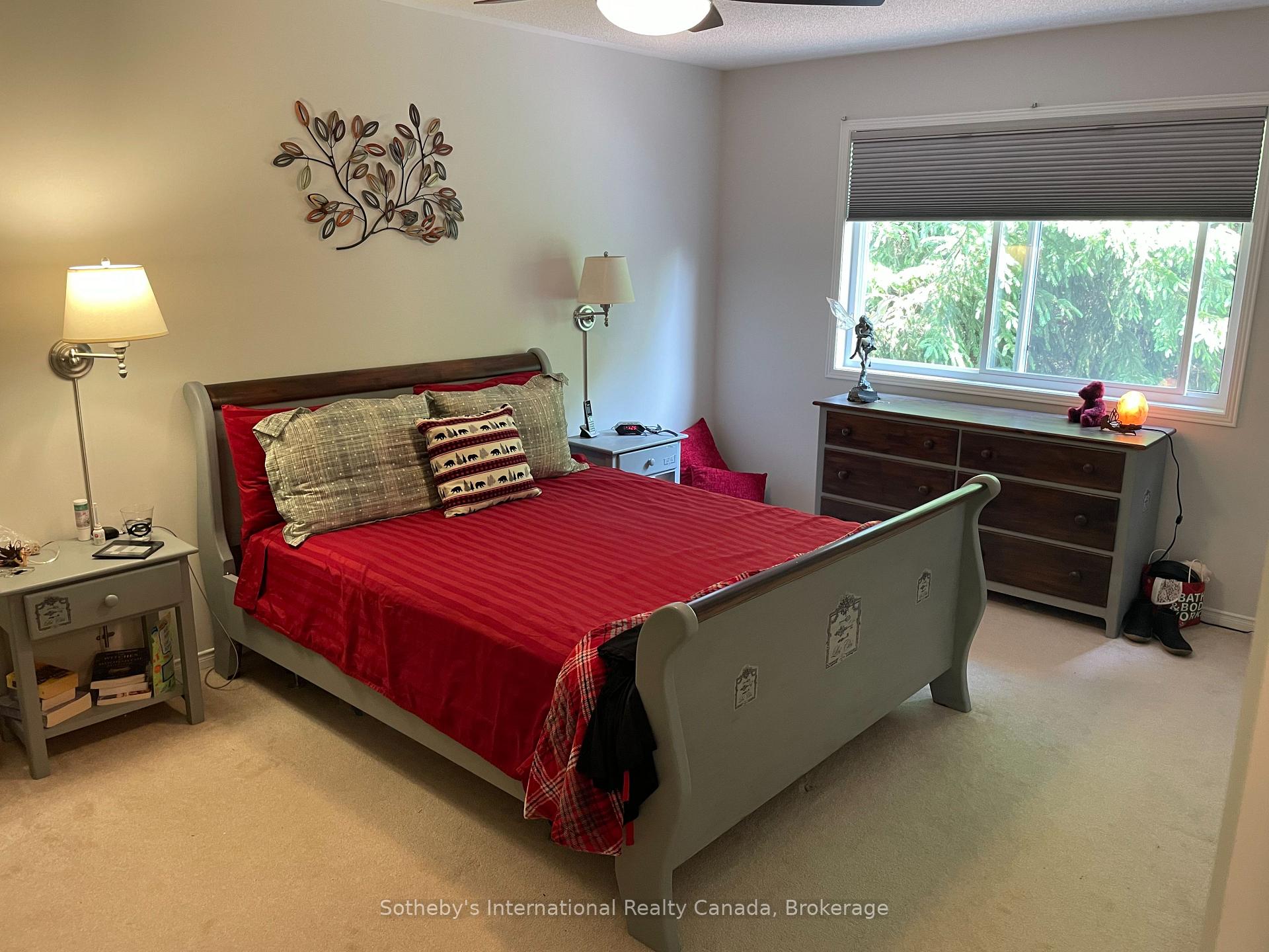 Photo 13 of 43 Green Briar Drive, Collingwood — HOMEH
