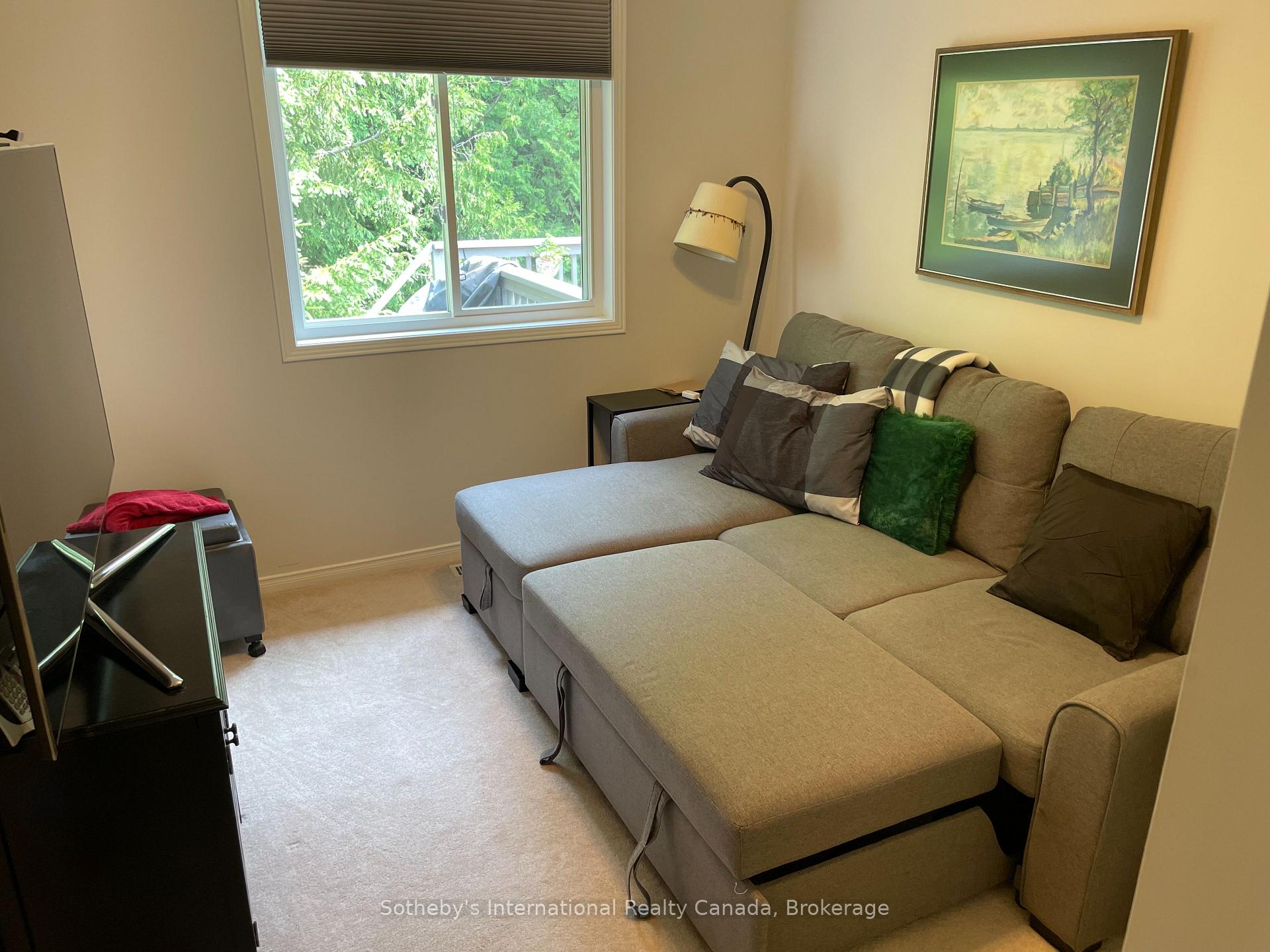 Photo 15 of 43 Green Briar Drive, Collingwood — HOMEH