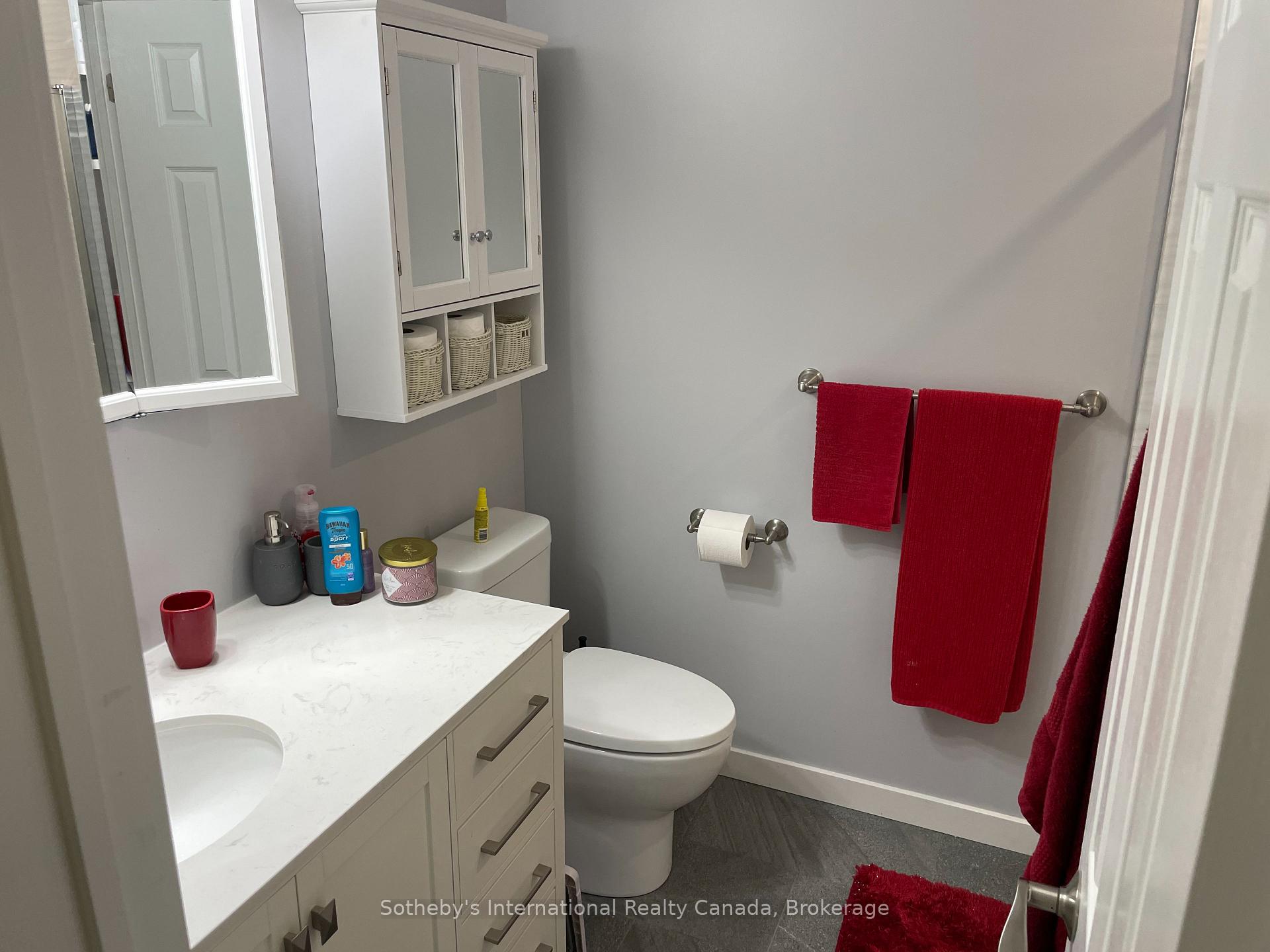 Photo 20 of 43 Green Briar Drive, Collingwood — HOMEH