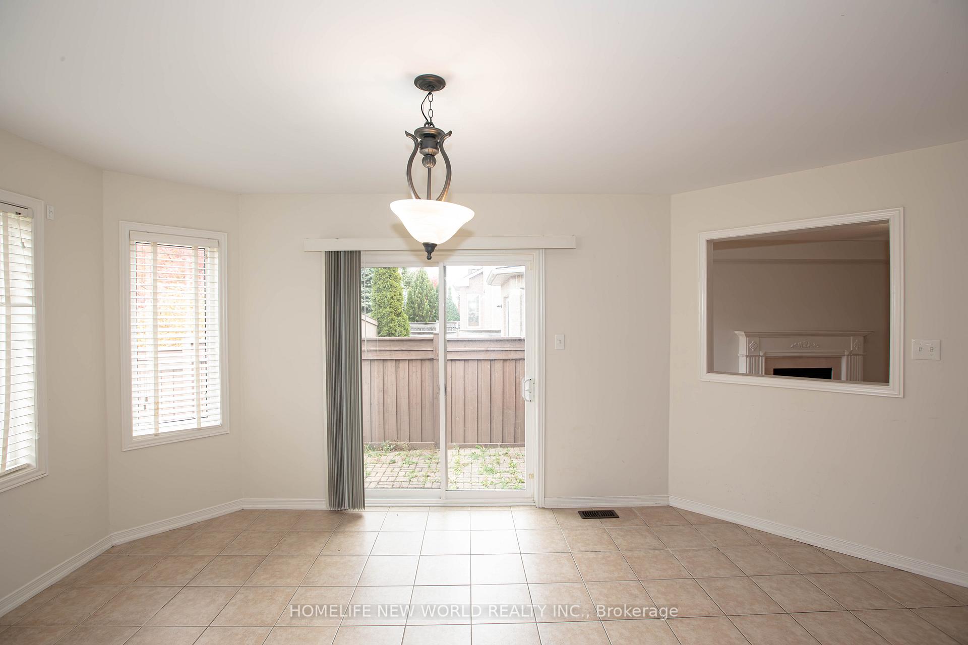 Photo 7 of 232 River Ridge Boulevard, Aurora, Bayview Northeast — HOMEH