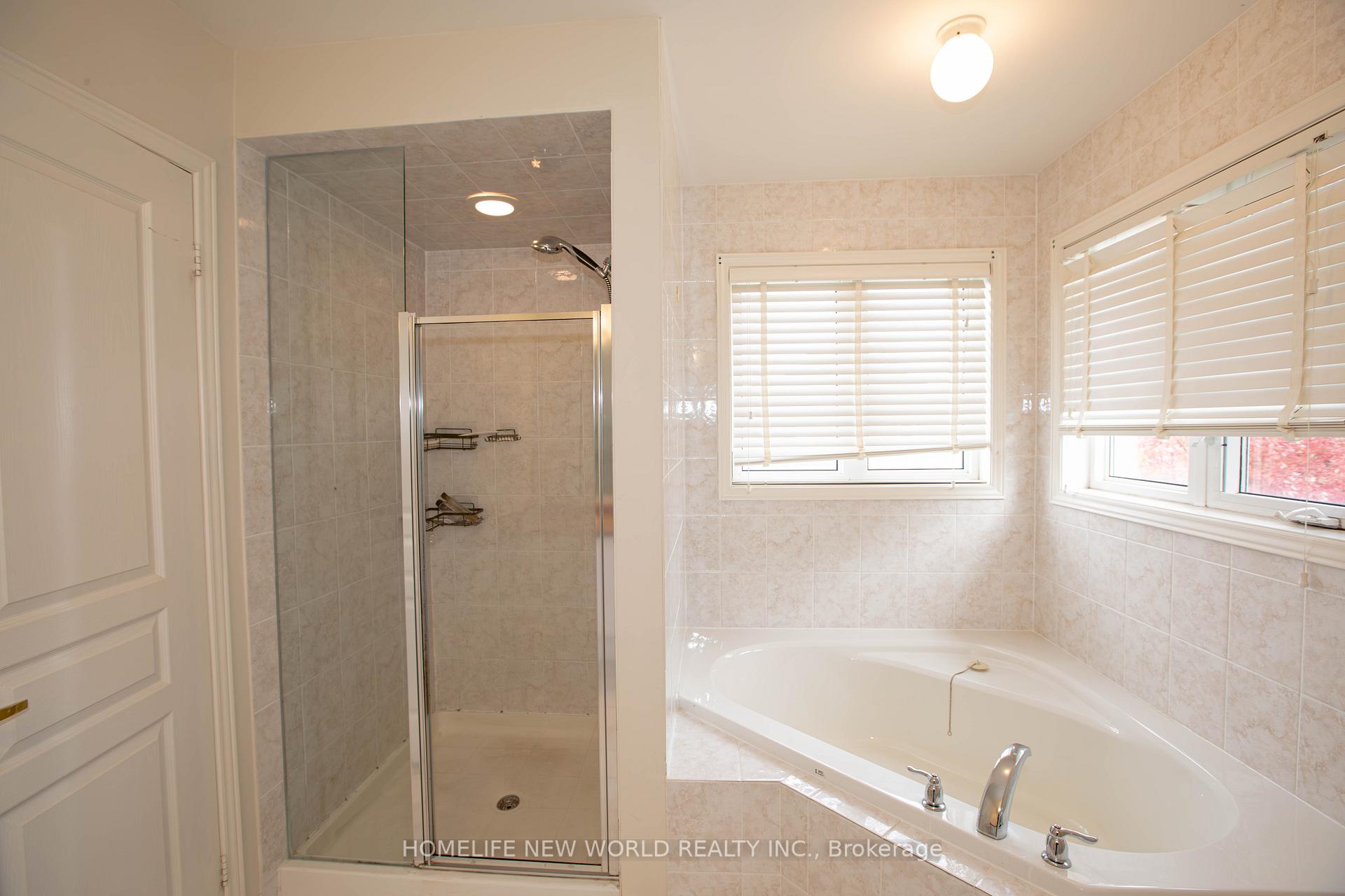 Photo 13 of 232 River Ridge Boulevard, Aurora, Bayview Northeast — HOMEH