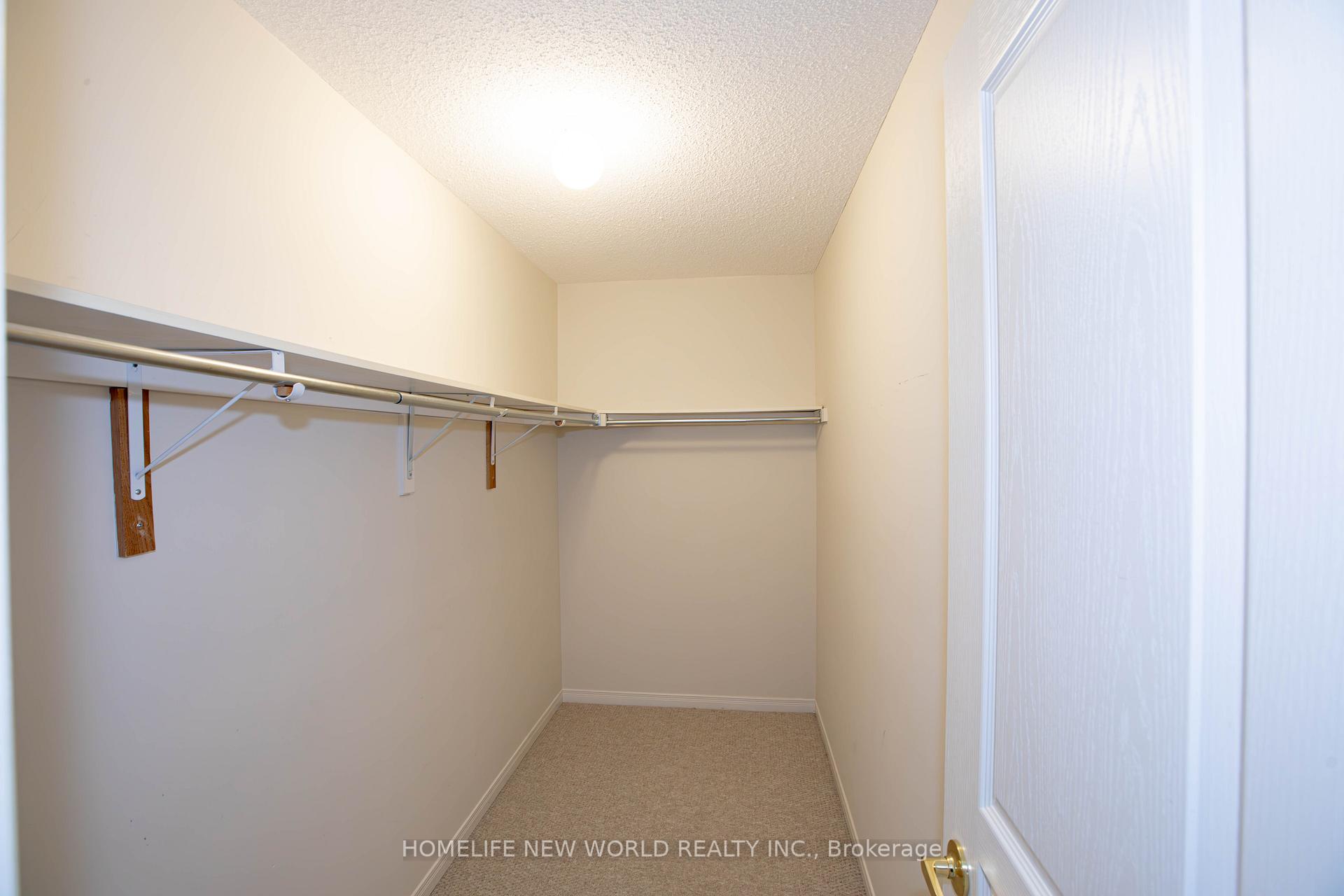 Photo 12 of 232 River Ridge Boulevard, Aurora, Bayview Northeast — HOMEH