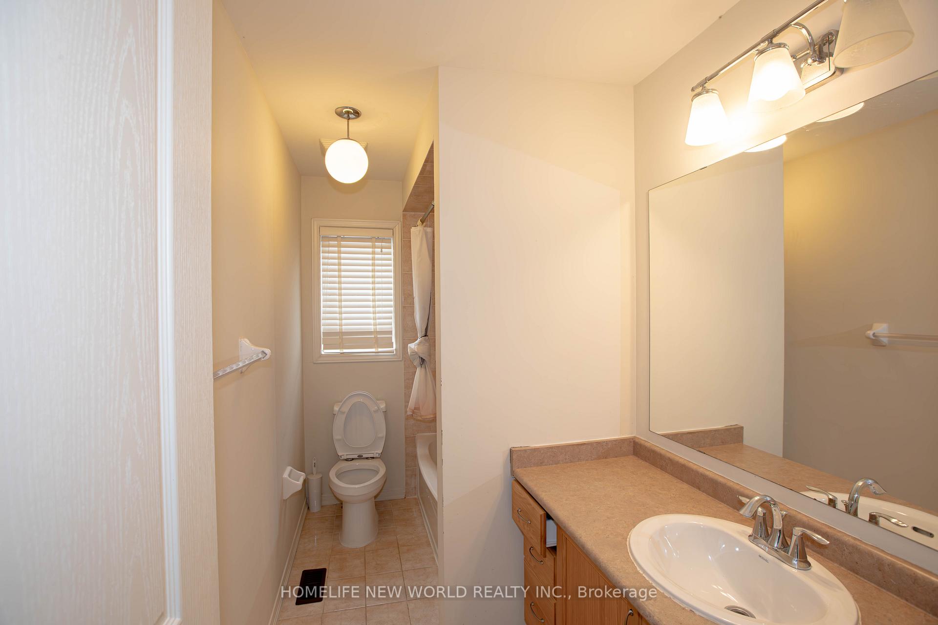 Photo 15 of 232 River Ridge Boulevard, Aurora, Bayview Northeast — HOMEH