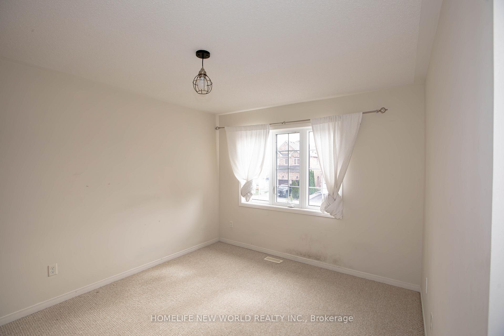 Photo 17 of 232 River Ridge Boulevard, Aurora, Bayview Northeast — HOMEH