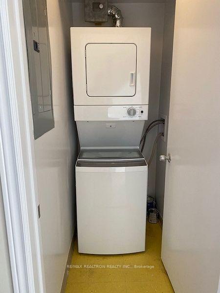 Photo 9 of Unit B, 1790 Avenue Road, Toronto, Bedford Park-Nortown — HOMEH