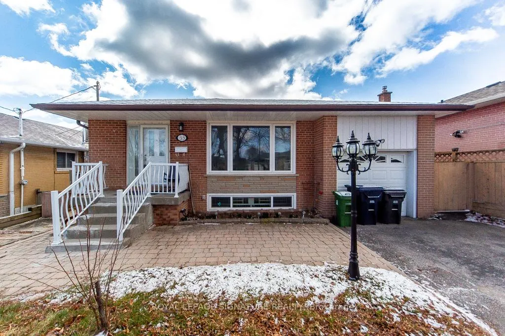 Photo 1 of 33 Renault Crescent, Etobicoke, Humber Heights — HOMEH