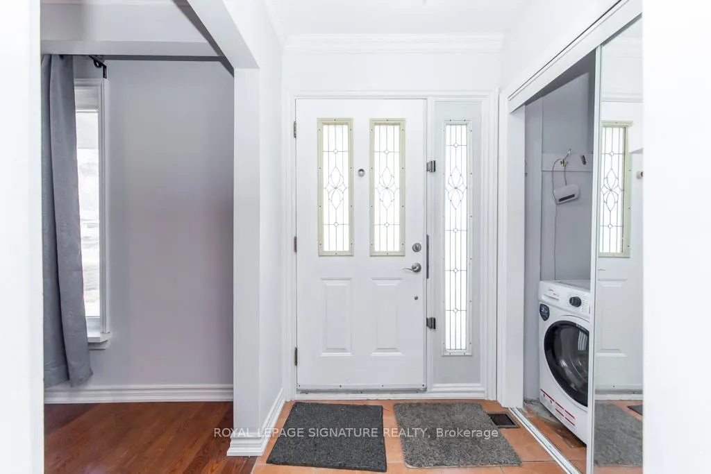 Photo 5 of 33 Renault Crescent, Etobicoke, Humber Heights — HOMEH