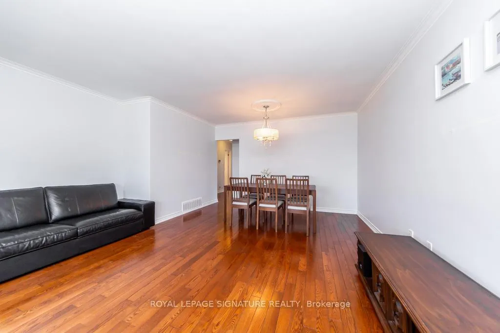 Photo 7 of 33 Renault Crescent, Etobicoke, Humber Heights — HOMEH