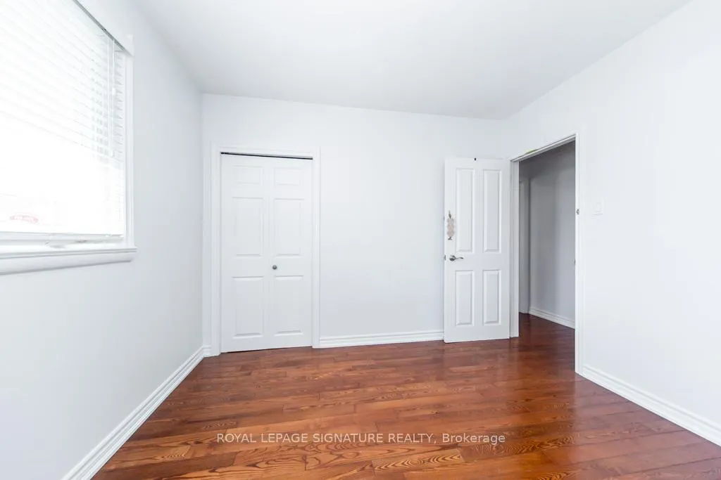 Photo 25 of 33 Renault Crescent, Etobicoke, Humber Heights — HOMEH