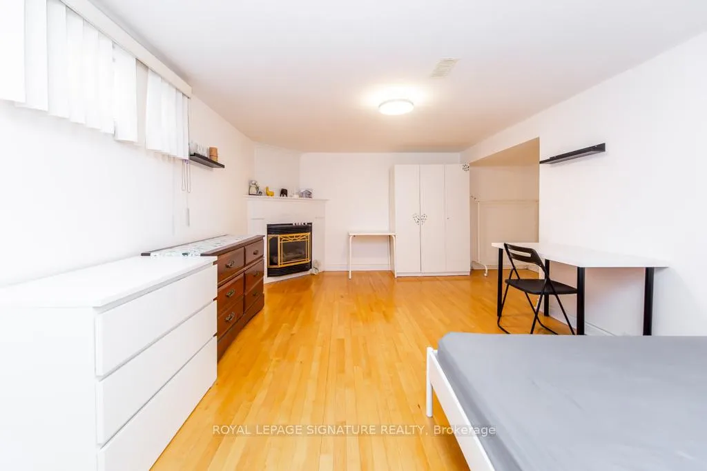 Photo 38 of 33 Renault Crescent, Etobicoke, Humber Heights — HOMEH