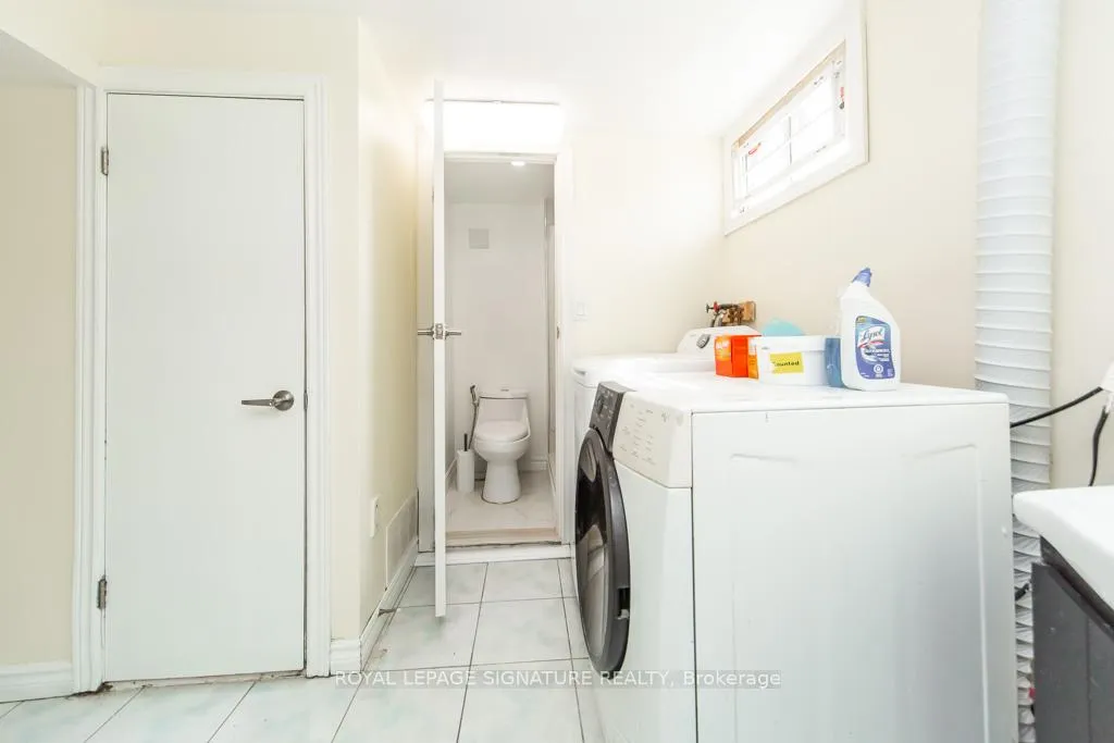 Photo 43 of 33 Renault Crescent, Etobicoke, Humber Heights — HOMEH