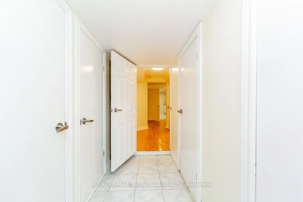 Photo 45 of 33 Renault Crescent, Etobicoke, Humber Heights — HOMEH