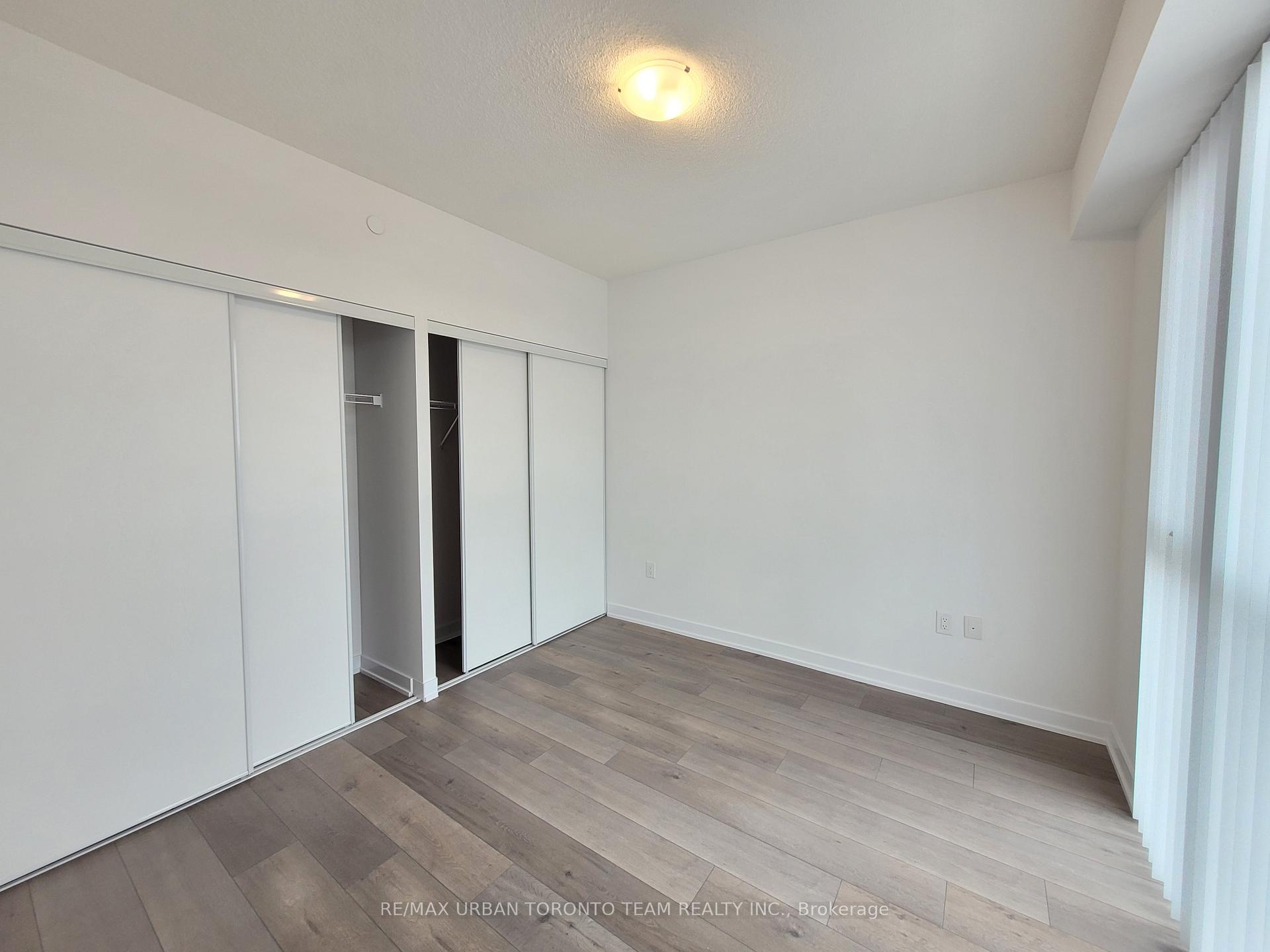Photo 6 of Unit 2002, 38 Honeycrisp Crescent, Vaughan, Vaughan Corporate Centre — HOMEH